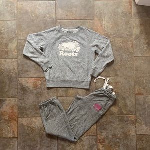 Roots track suit 🦫💕